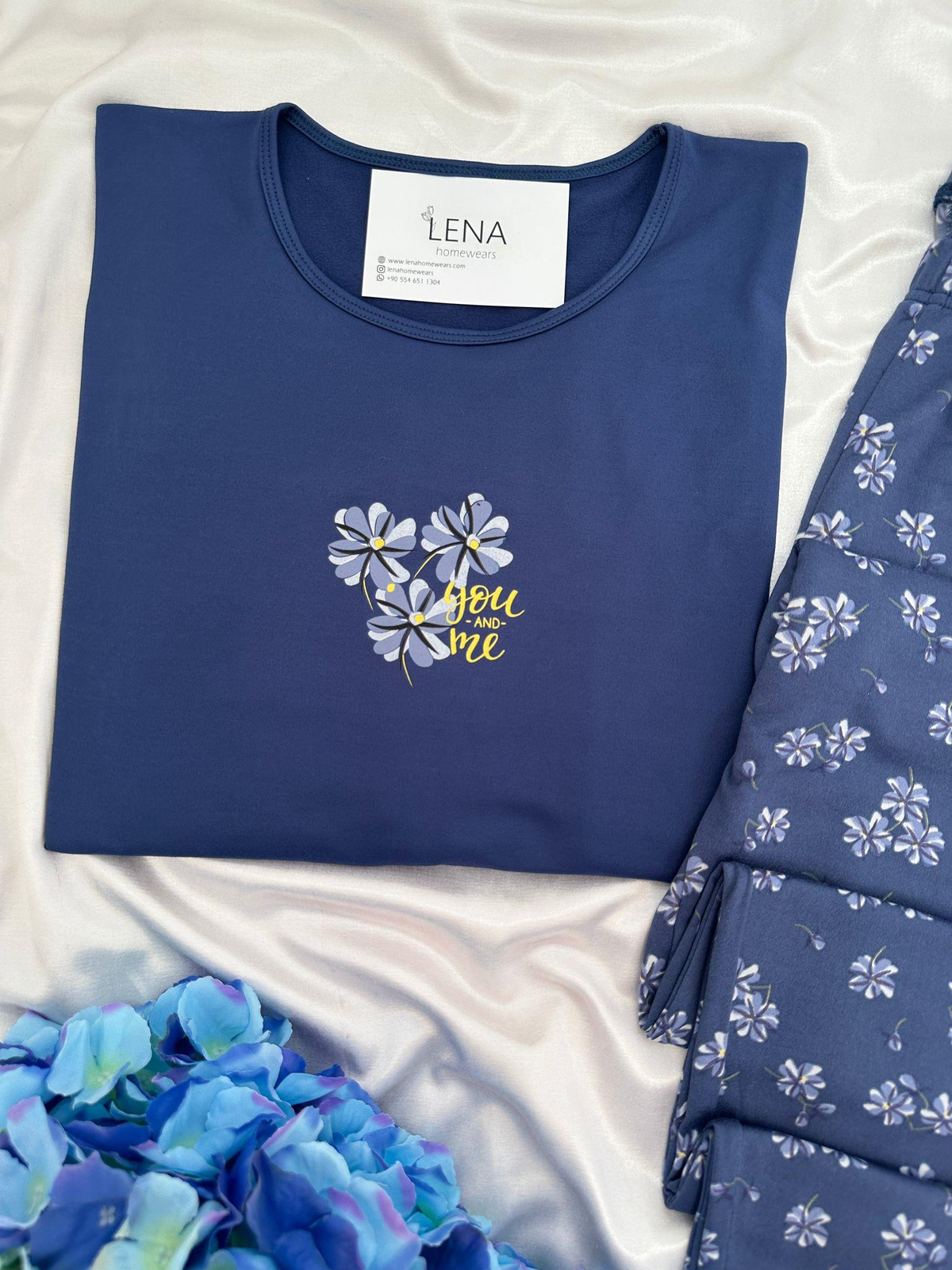 Lacivert Çiçek Desenli Sofya Pijama Takımı