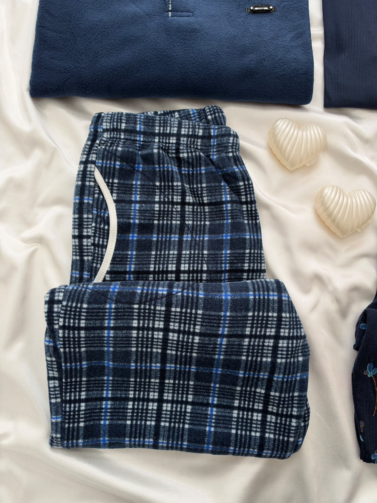 Lacivert Mavi Çiçek & Ekose Sevgili Çift Uzun Kollu Pijama Takımı (2'Lİ SET)
