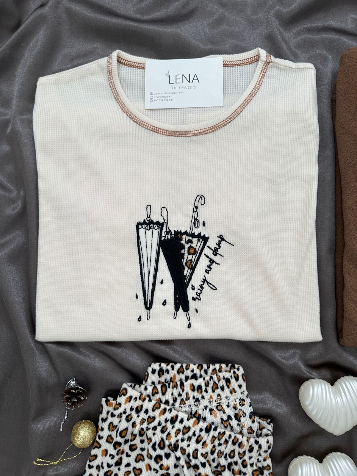 Leopar ve Kahve Ekose Günlük Rahat Sevgili Çift Uzun Kollu Pijama Takımı (2'li Set)
