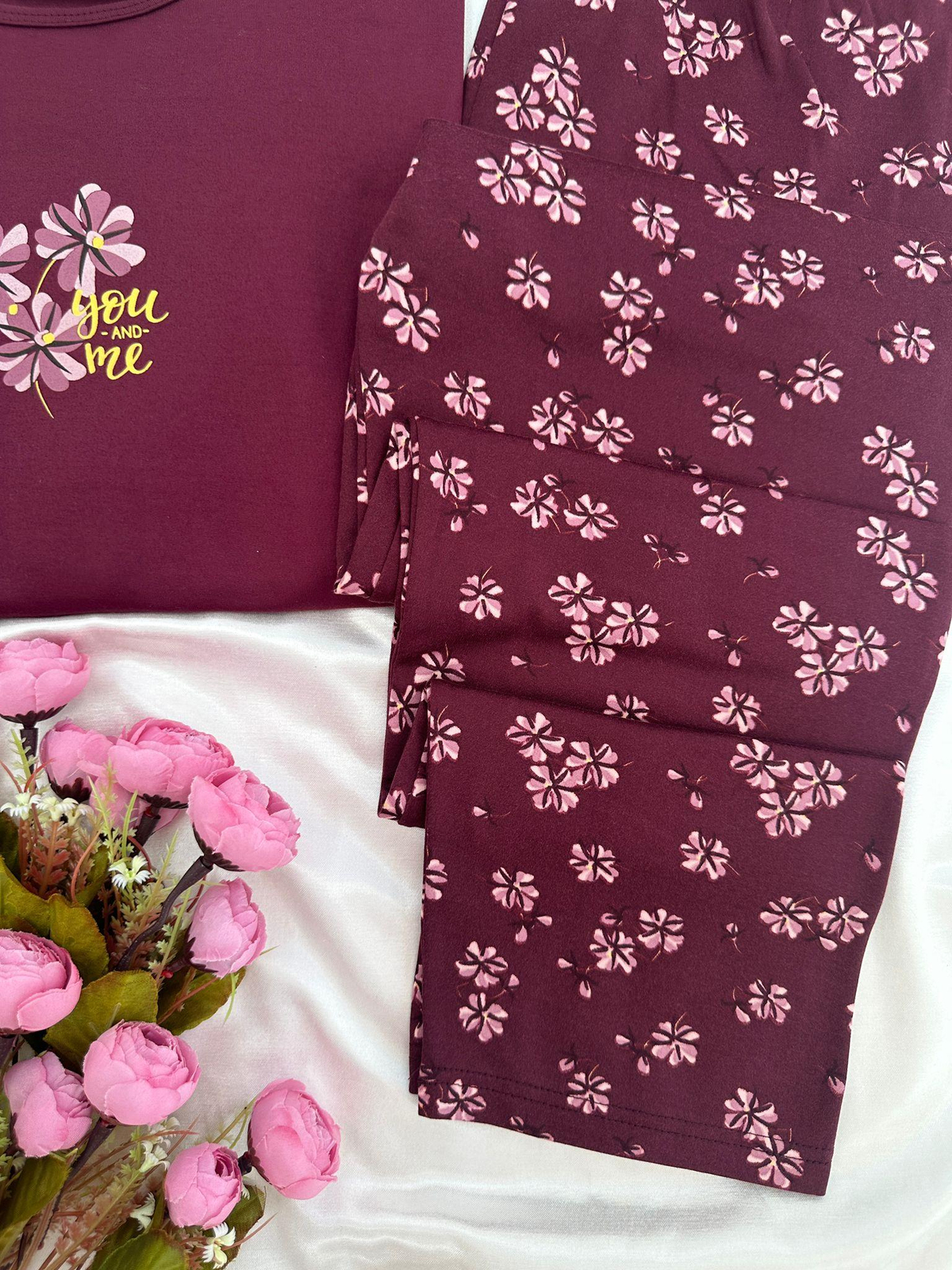 Mürdüm Çiçek Desenli Sofya Pijama Takımı