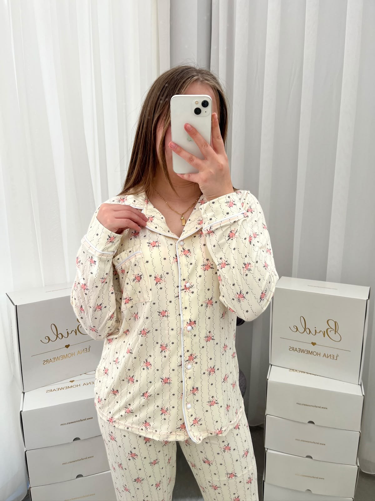 Pembe Çiçek Desenli Ekru Milan Uzun Kollu 4'lü Pijama Takımı