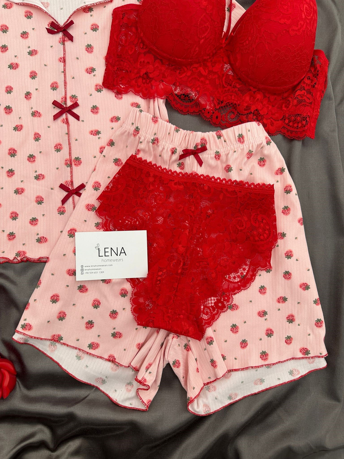 Pembe Çilek Desenli 4'lü Crop Şortlu Pijama Takımı