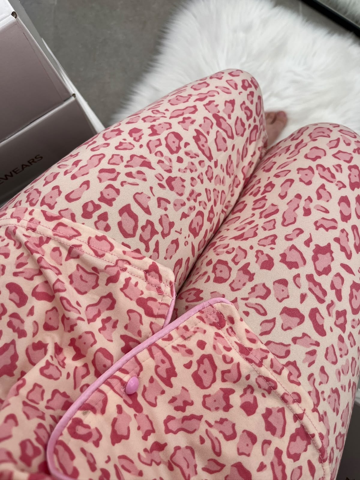 Pembe Leopar Desenli Ekru Milan Uzun Kollu Pijama Takımı