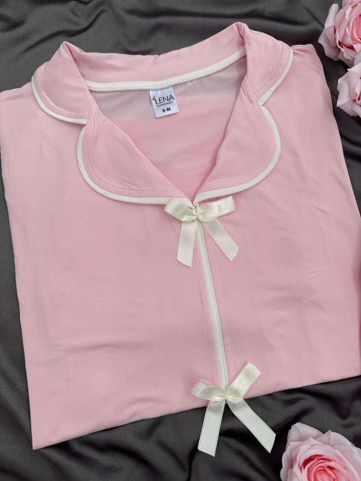 Pembe Önden Fiyonk Detaylı Pijama Takımı 