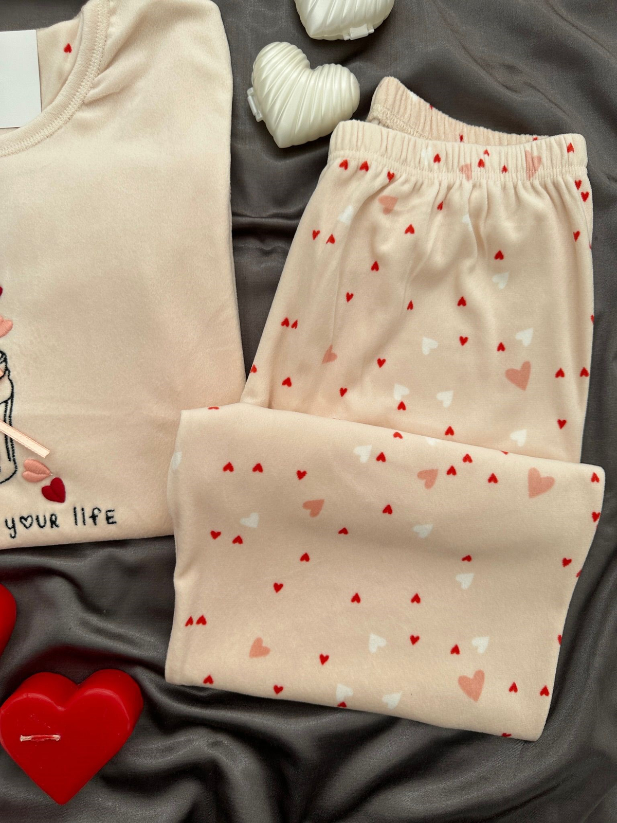 Pudra Kalp Desenli Fransız Kadife Pijama Takımı