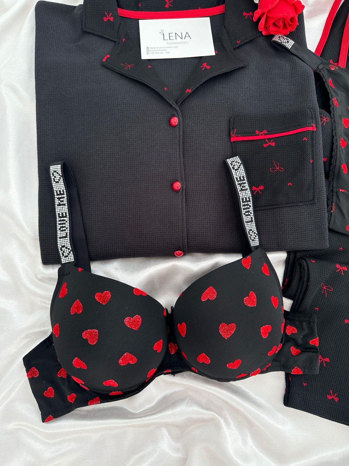 Siyah Fiyonklu Dantel Şeritli Dörtlü Pijama Seti