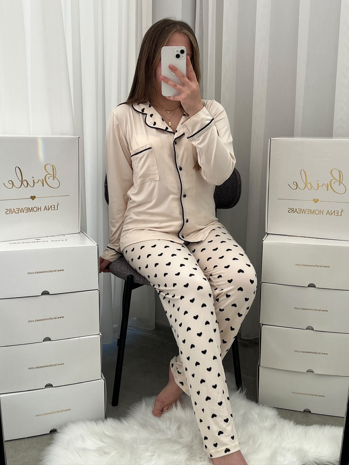Siyah Kalp Desenli Ekru Milan Uzun Kollu Pijama Takımı