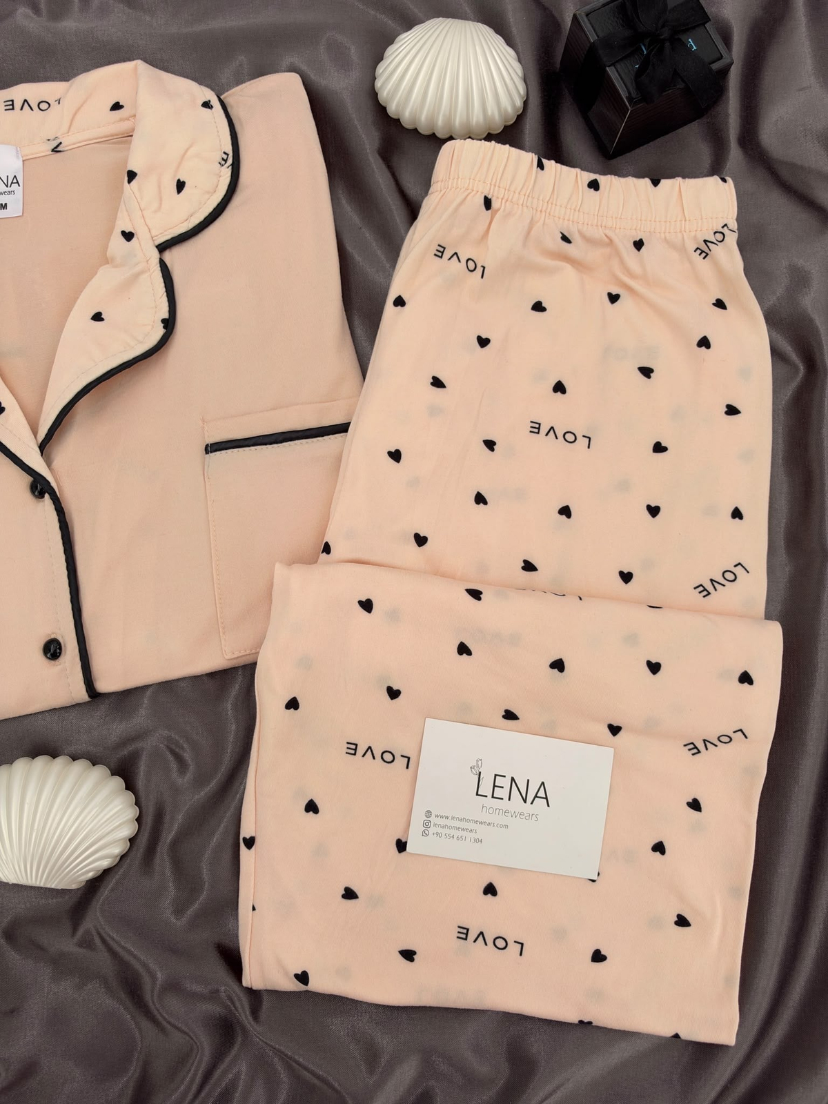 Siyah Kalp ve Love Desenli Somon Milan Uzun Kollu Pijama Takımı