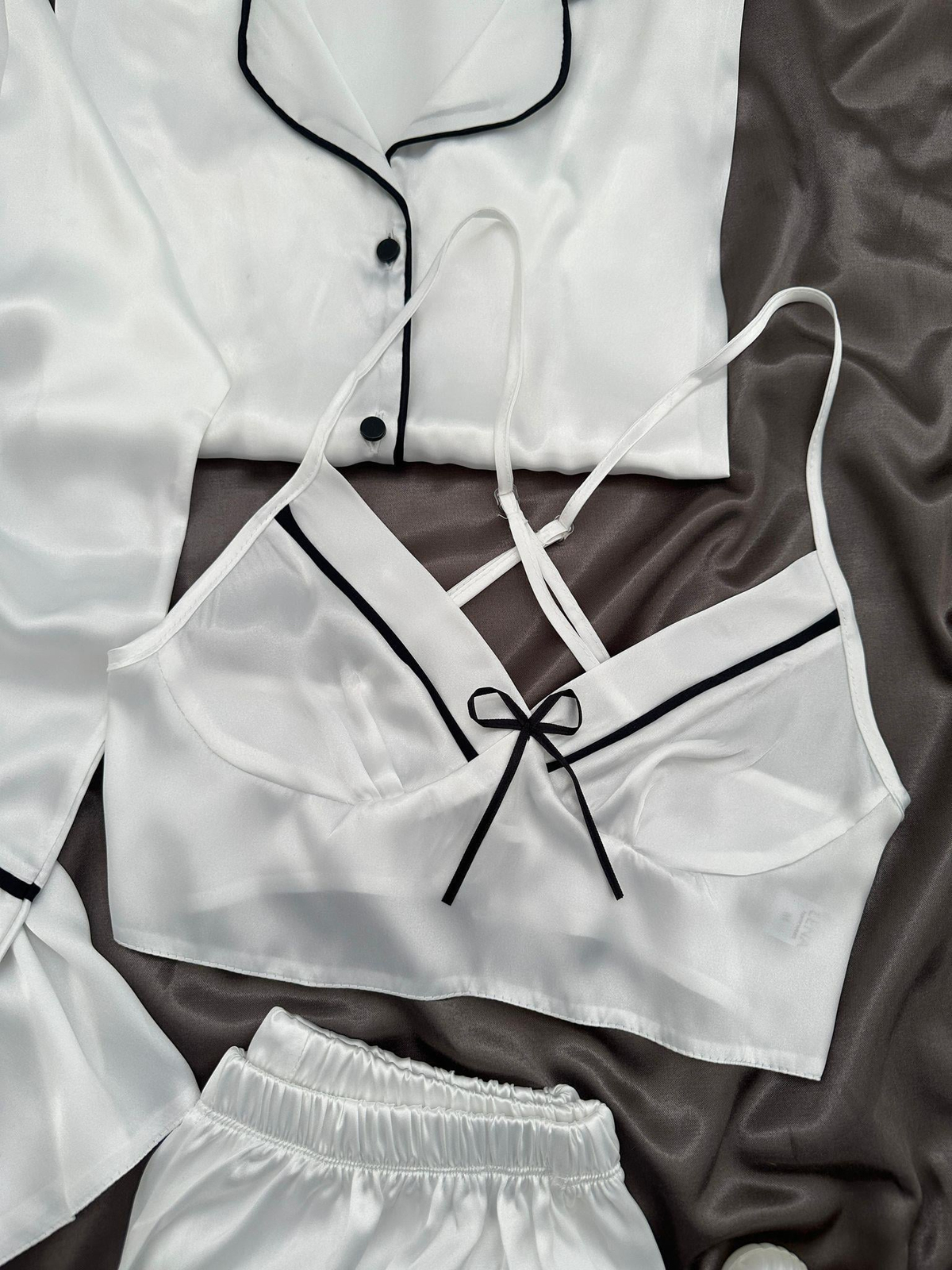 Timeless White Şortlu Sabahlıklı 3'lü Premium Takım