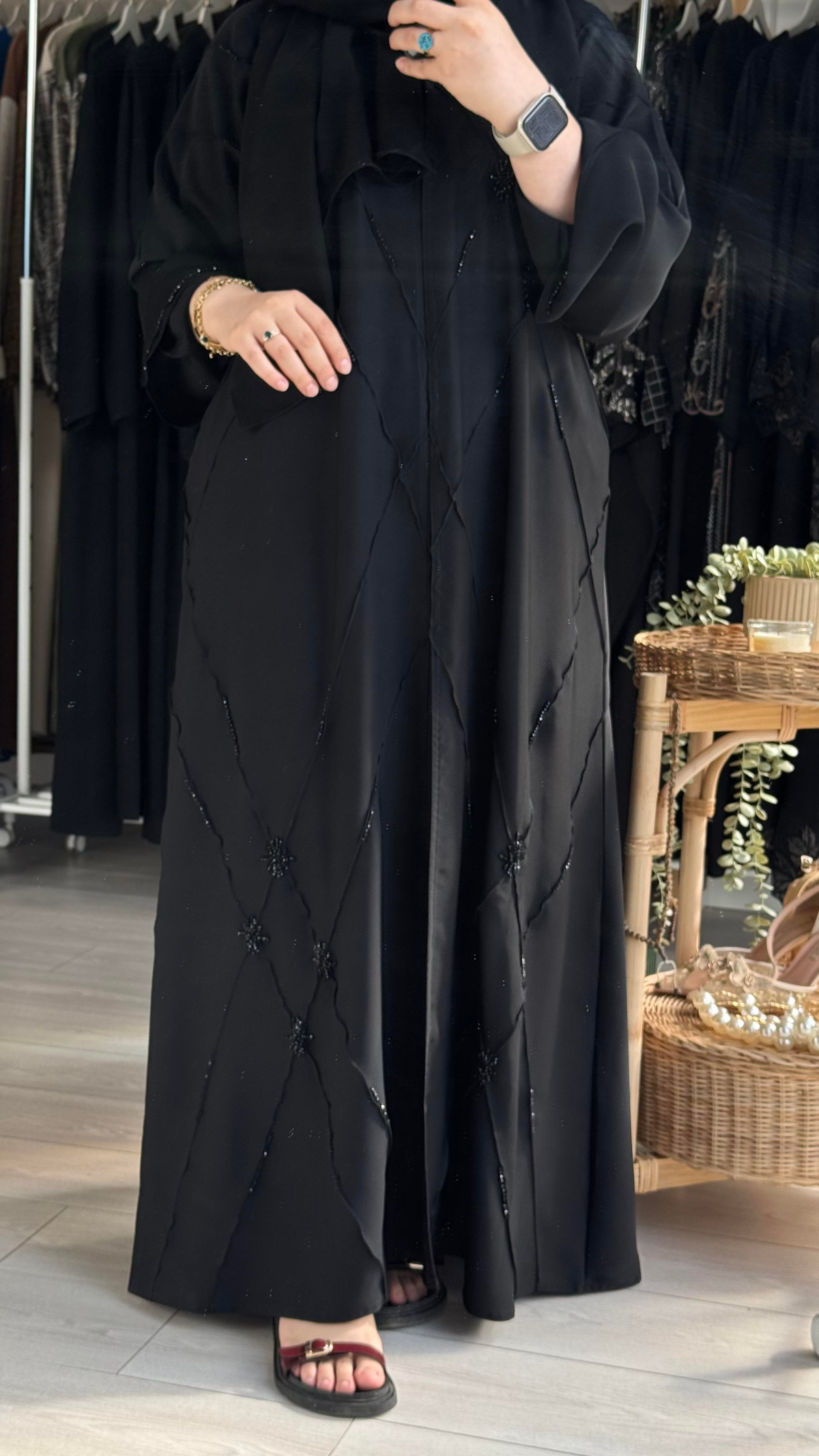 İşlemeli şalıyla takım abaya