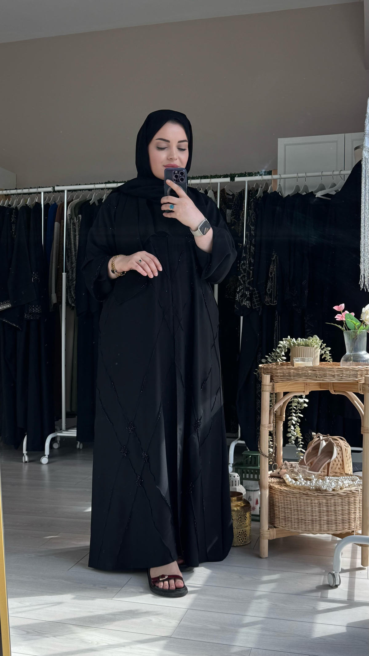 İşlemeli şalıyla takım abaya