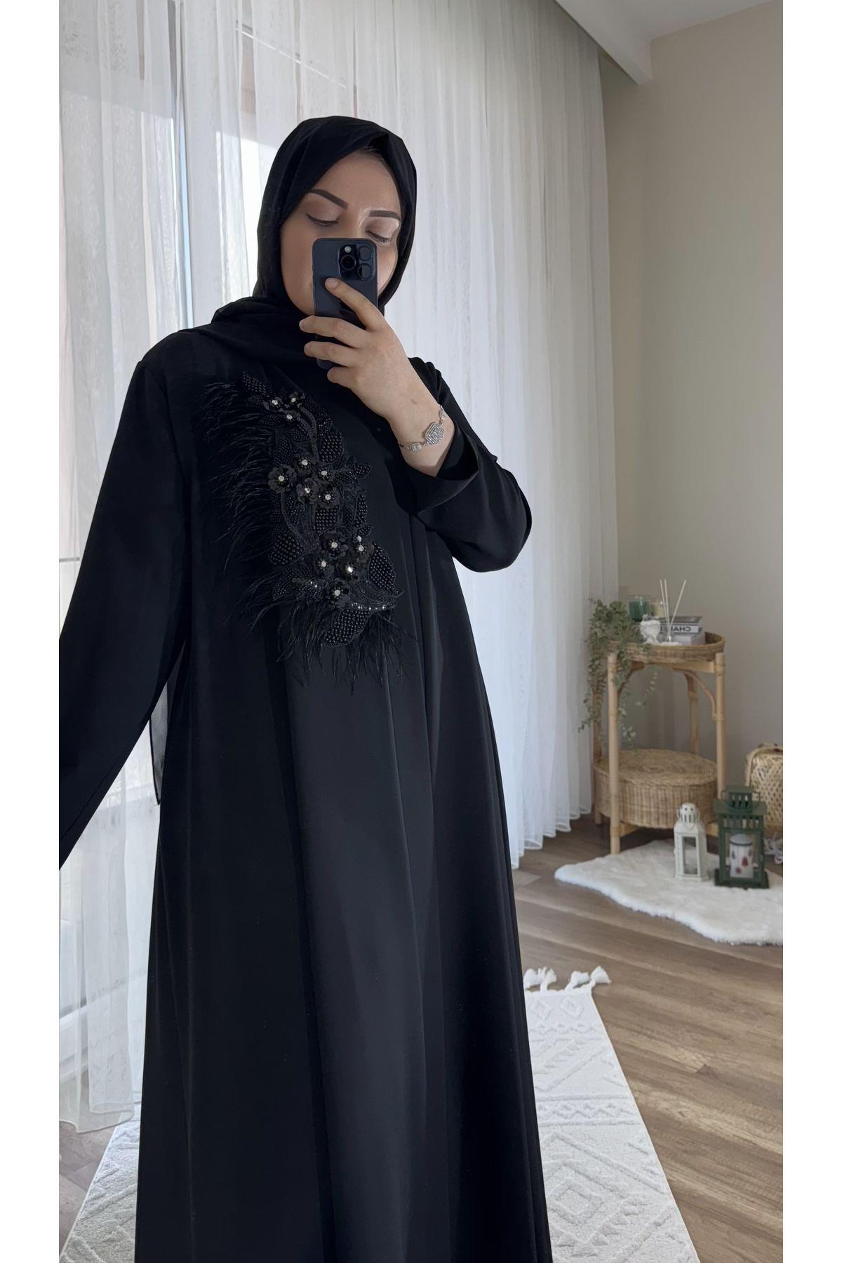 Tüylü Ve Payetli Kloş Model Krep Kumaş