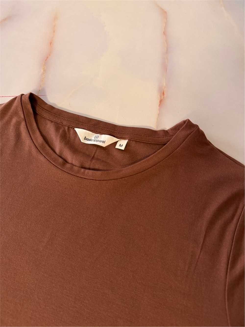 Basic Apparel Elbise