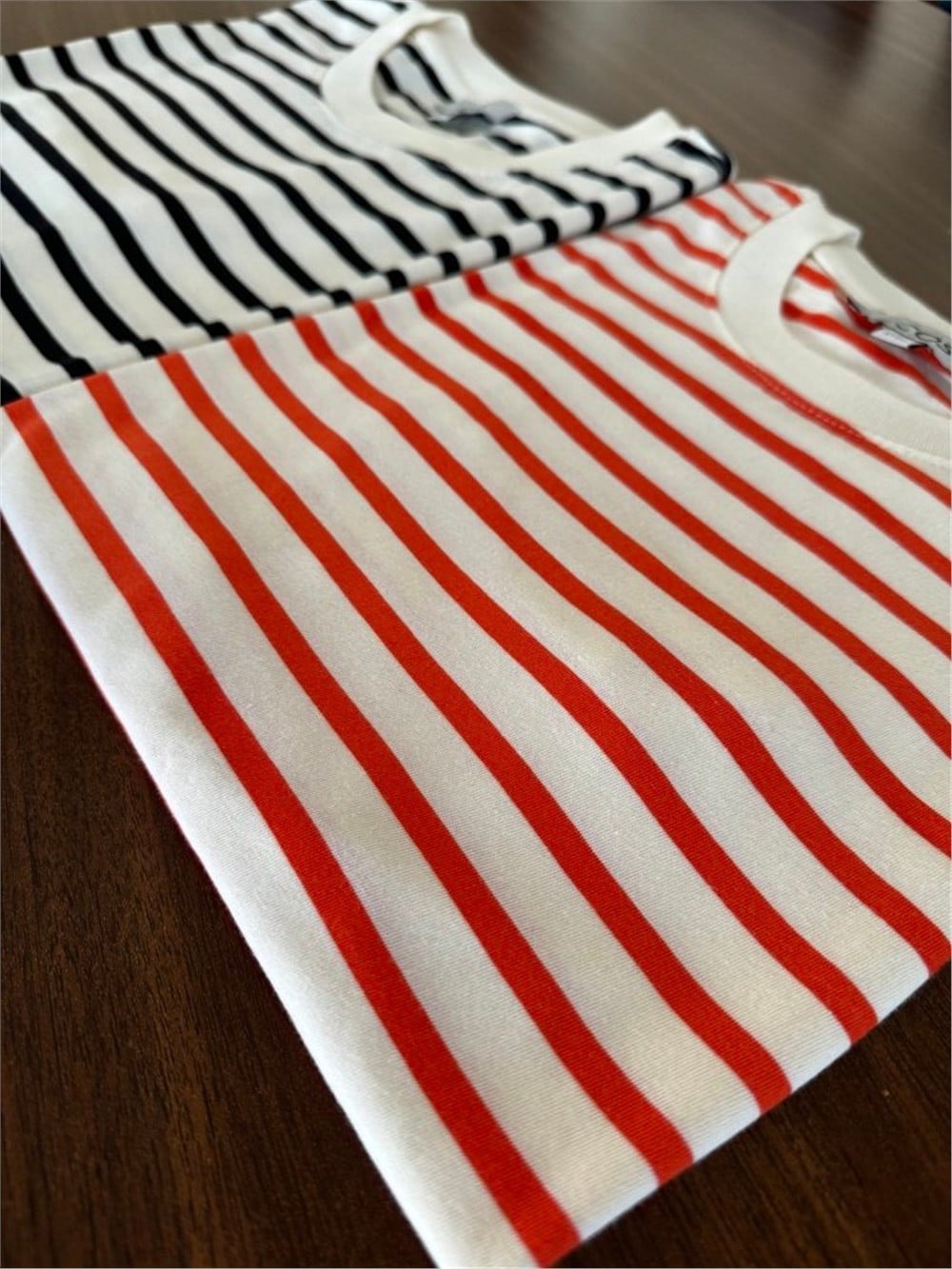 C.S turuncu çizgili t-shirt