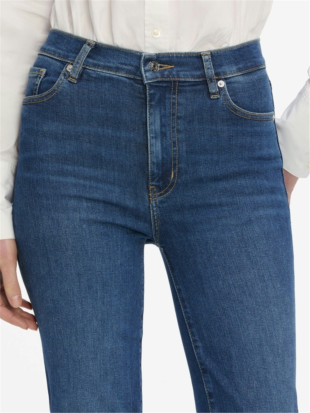 Le Sleek Straight Jean