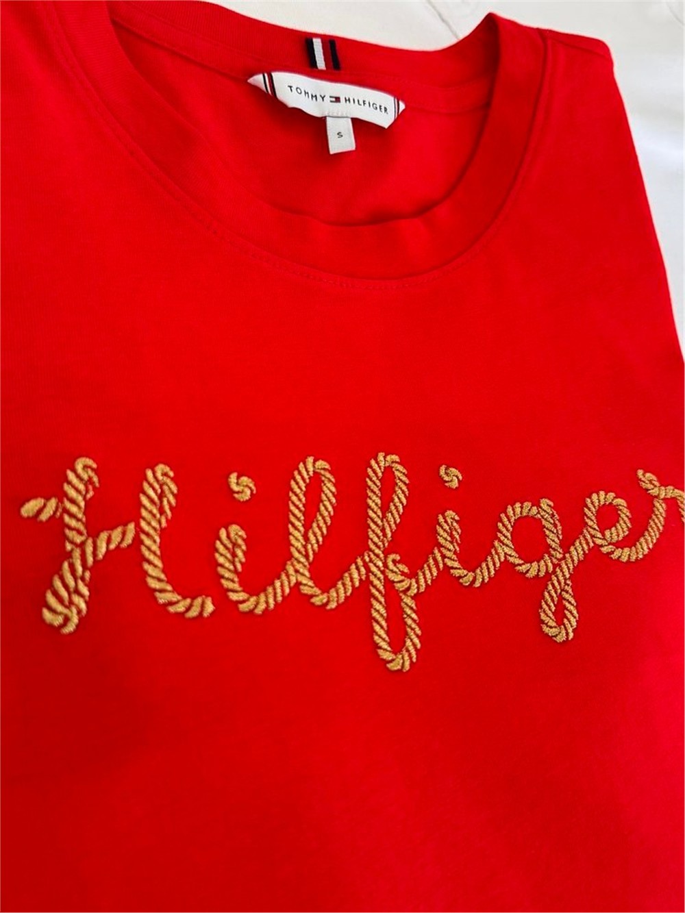 T.H kırmızı t-shirt