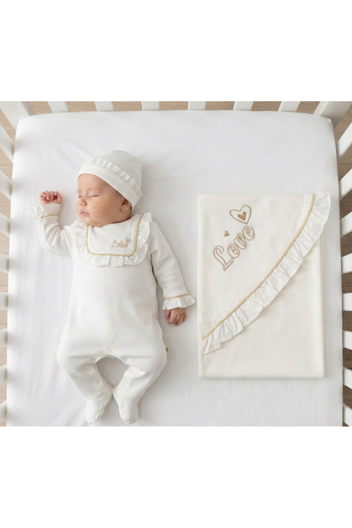 KIZ BEBEK LOVE KALPLİ BATTANİYELİ TULUM 3'LÜ YENİDOĞAN HASTANE ÇIKIŞI TULUM SETİ