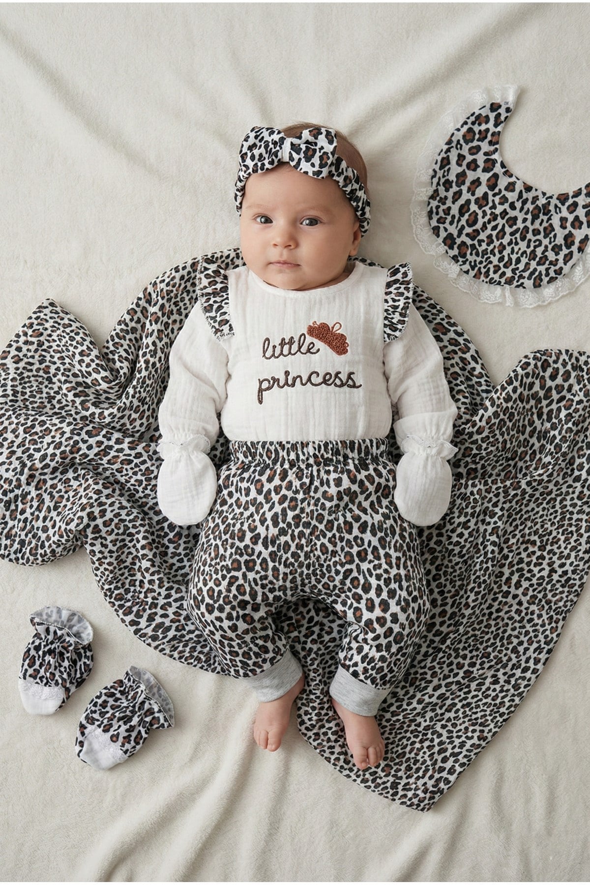 KIZ BEBEK MÜSLİN LEOPAR DESENLİ %100 PAMUK 10'LU YENİDOĞAN HASTANE ÇIKIŞI ZIBIN SETİ