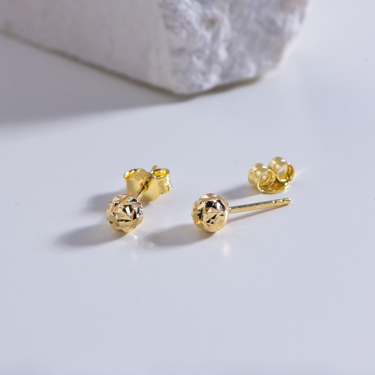 14 Ayar 5 mm Altın Top Küpe