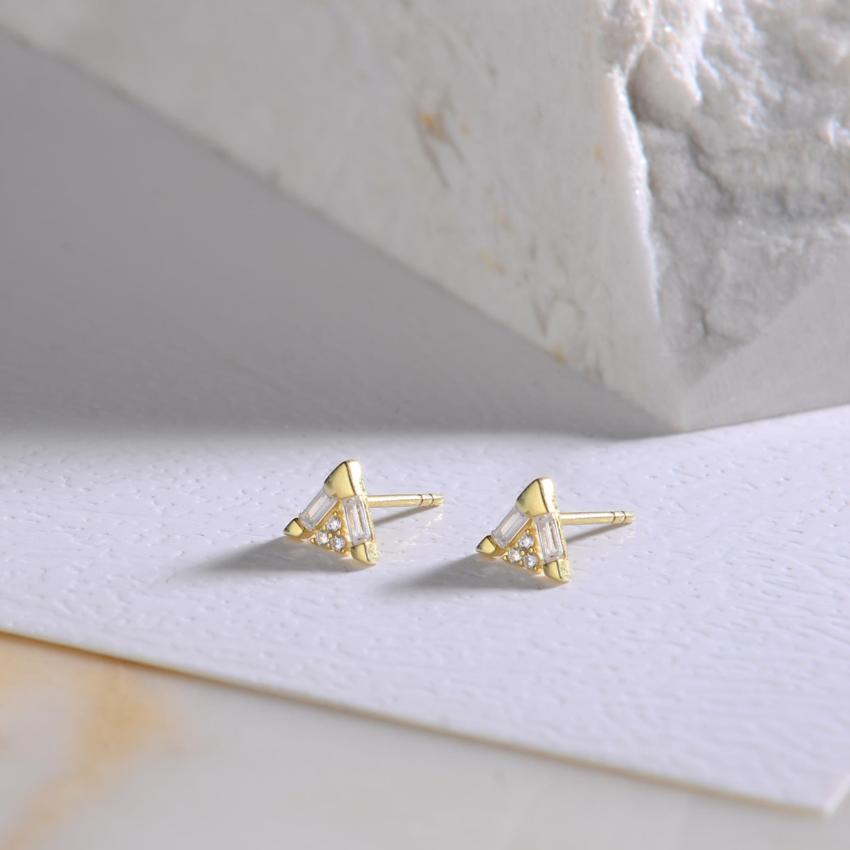 14 Ayar Altın Taşlı Küpe