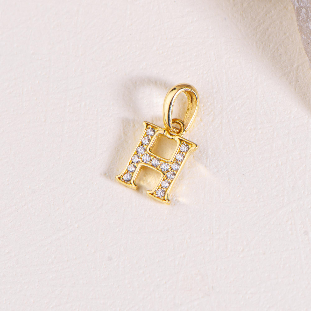 14 Ayar Altın H Harfi Taşlı Kolye Ucu