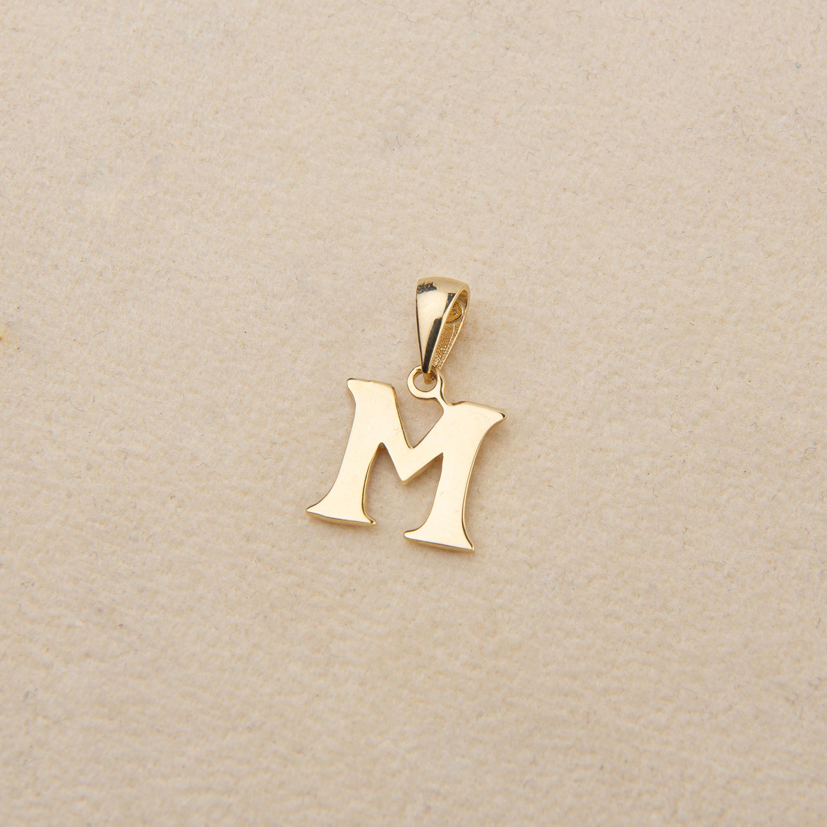 14 Ayar Altın M Harfi Kolye Ucu