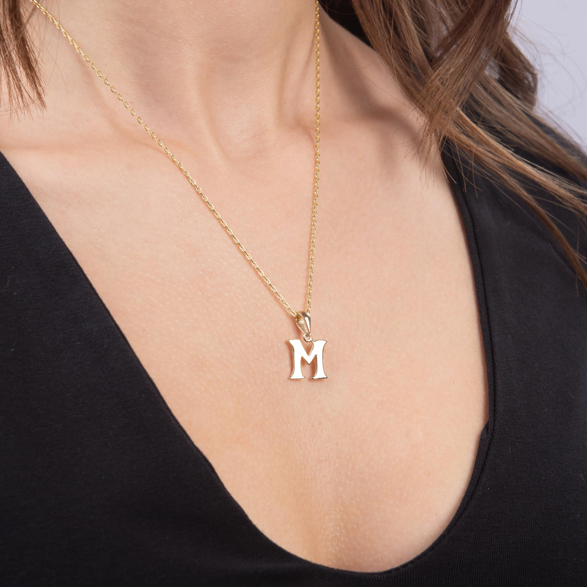 14 Ayar Altın M Harfi Kolye Ucu