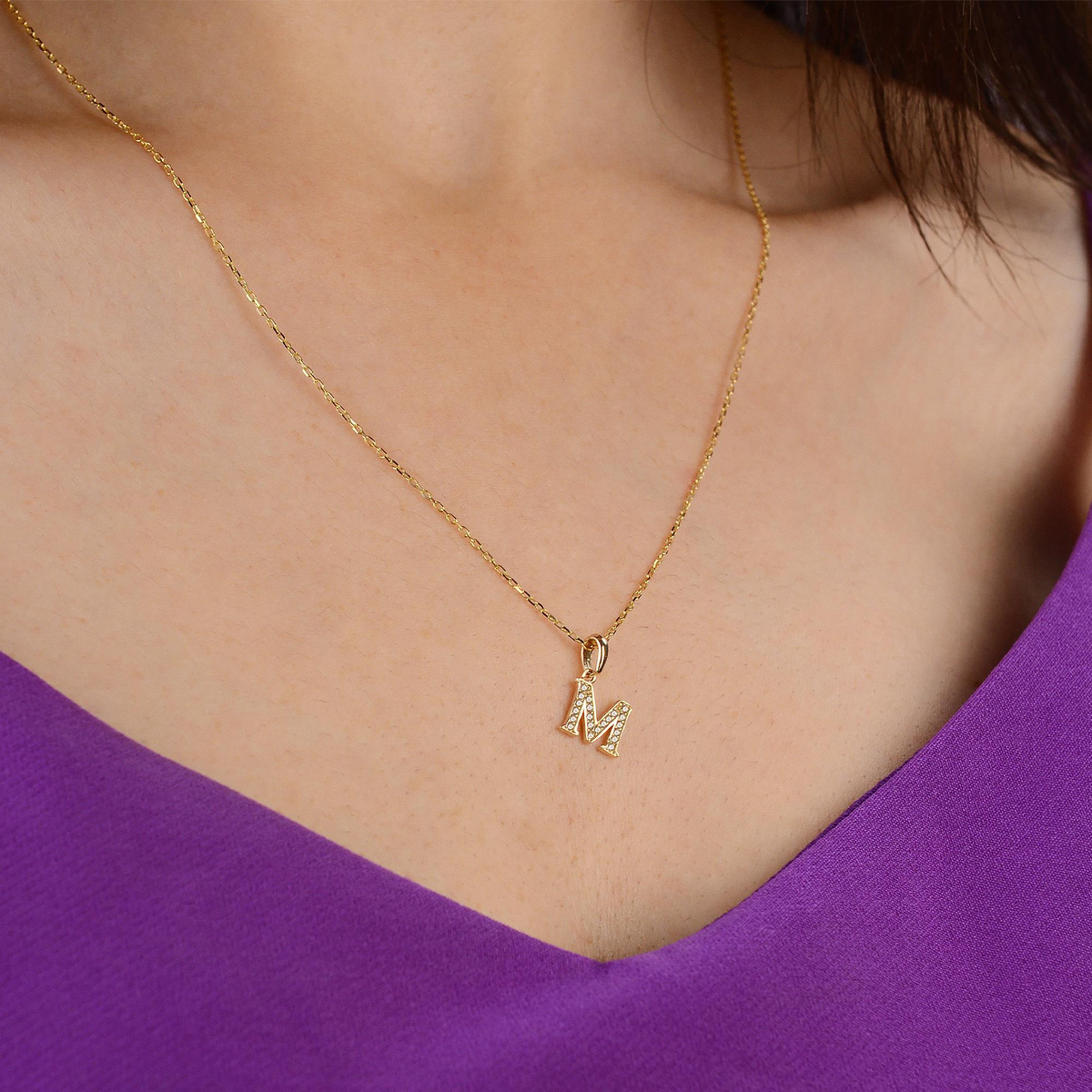 14 Ayar Altın M Harfi Taşlı Kolye Ucu