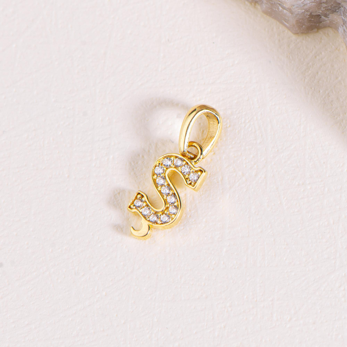 14 Ayar Altın Ş Harfi Taşlı Kolye Ucu