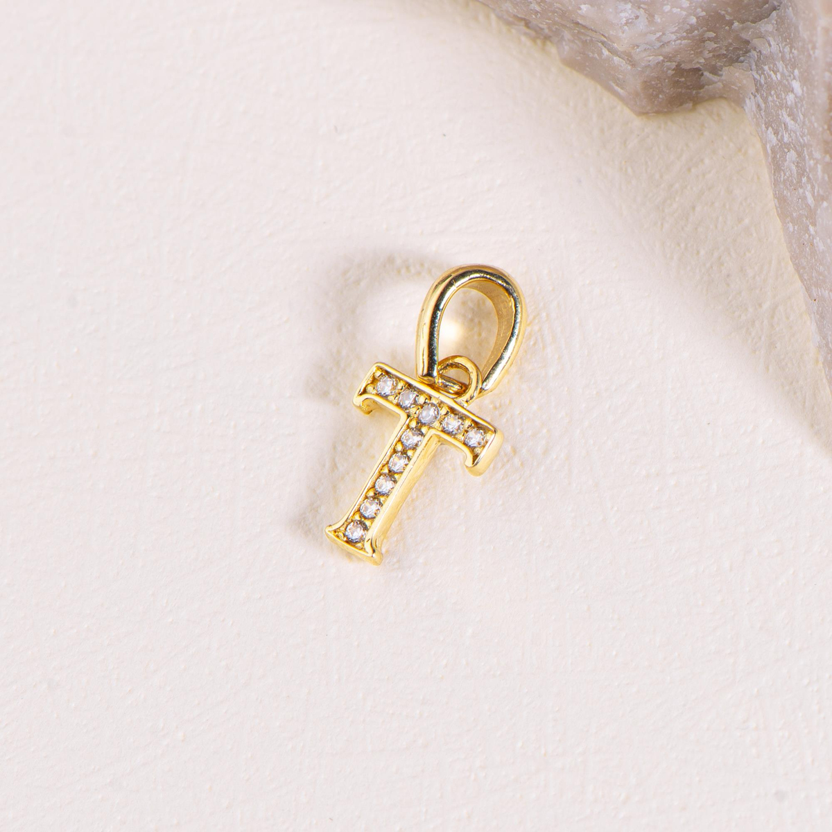 14 Ayar Altın T Harfi Taşlı Kolye Ucu