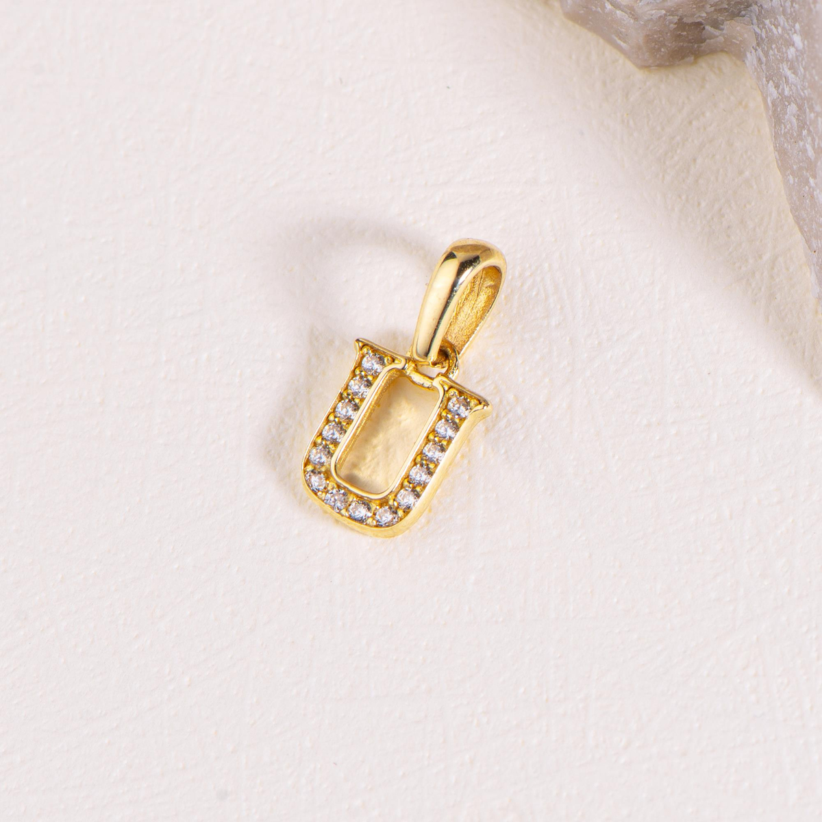 14 Ayar Altın U Harfi Taşlı Kolye Ucu