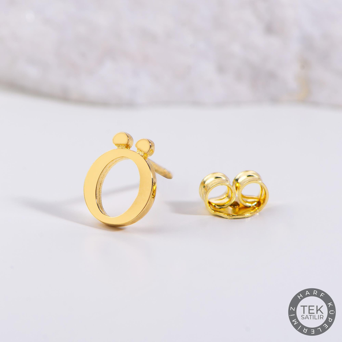 14 Ayar Altın Ö Harf Küpe