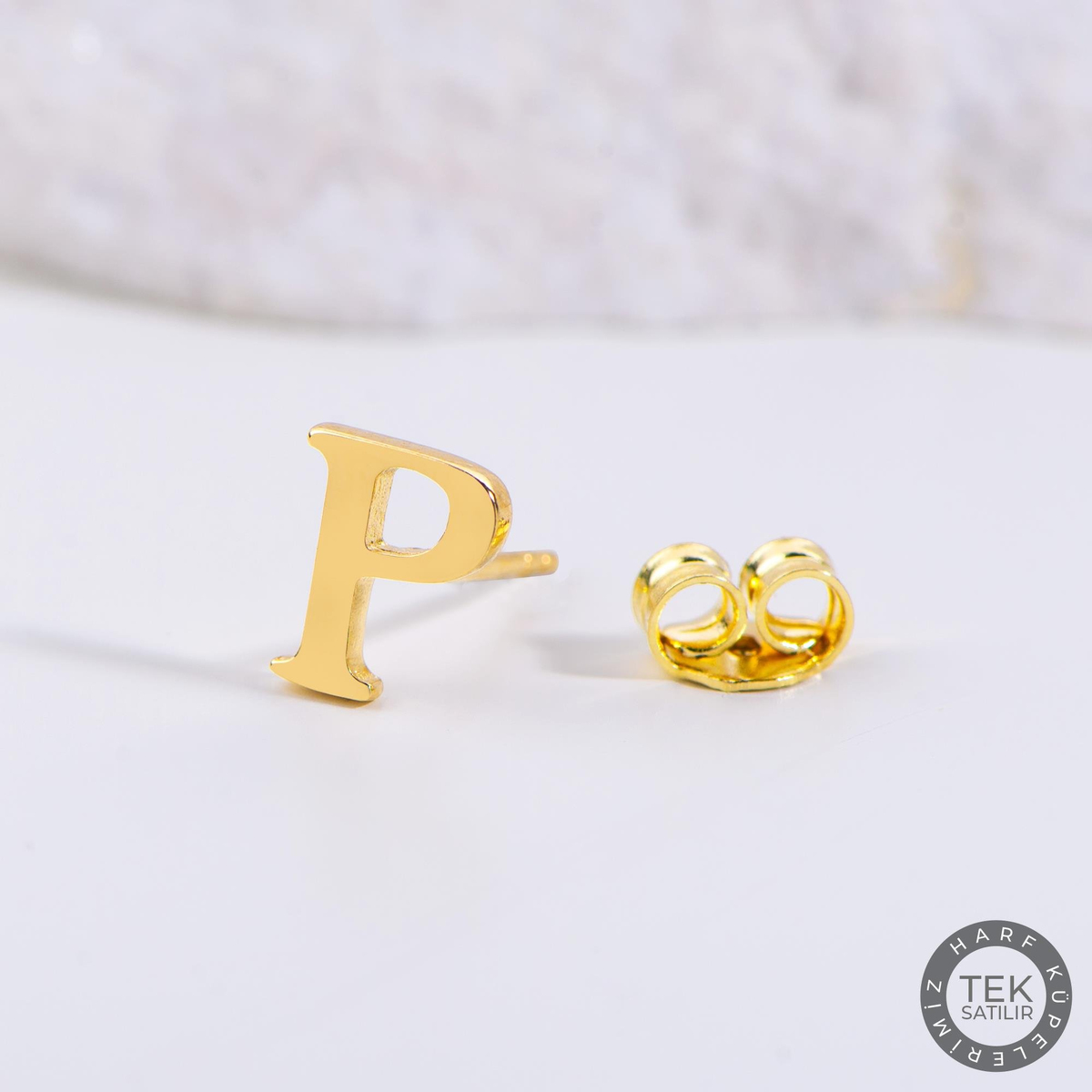 14 Ayar Altın P Harf Küpe
