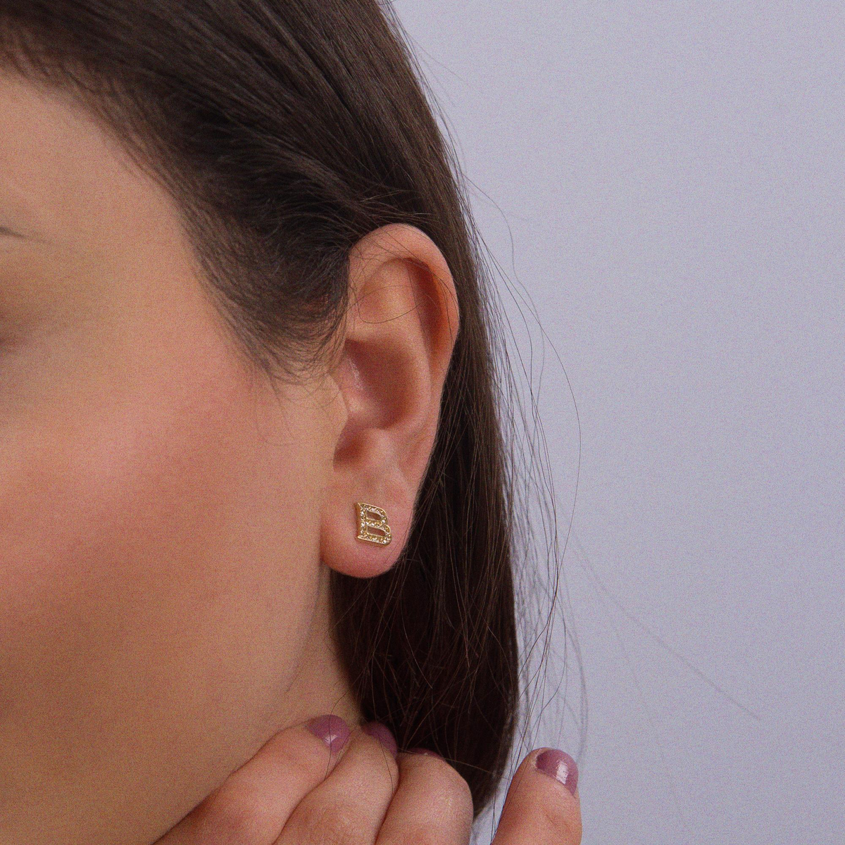 14 Ayar Altın Taşlı B Harf Küpe