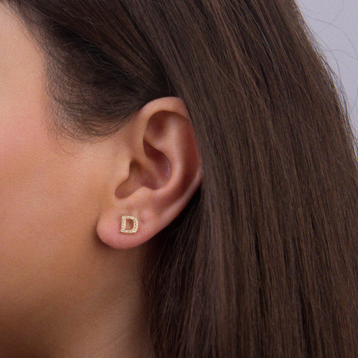 14 Ayar Altın Taşlı D Harf Küpe