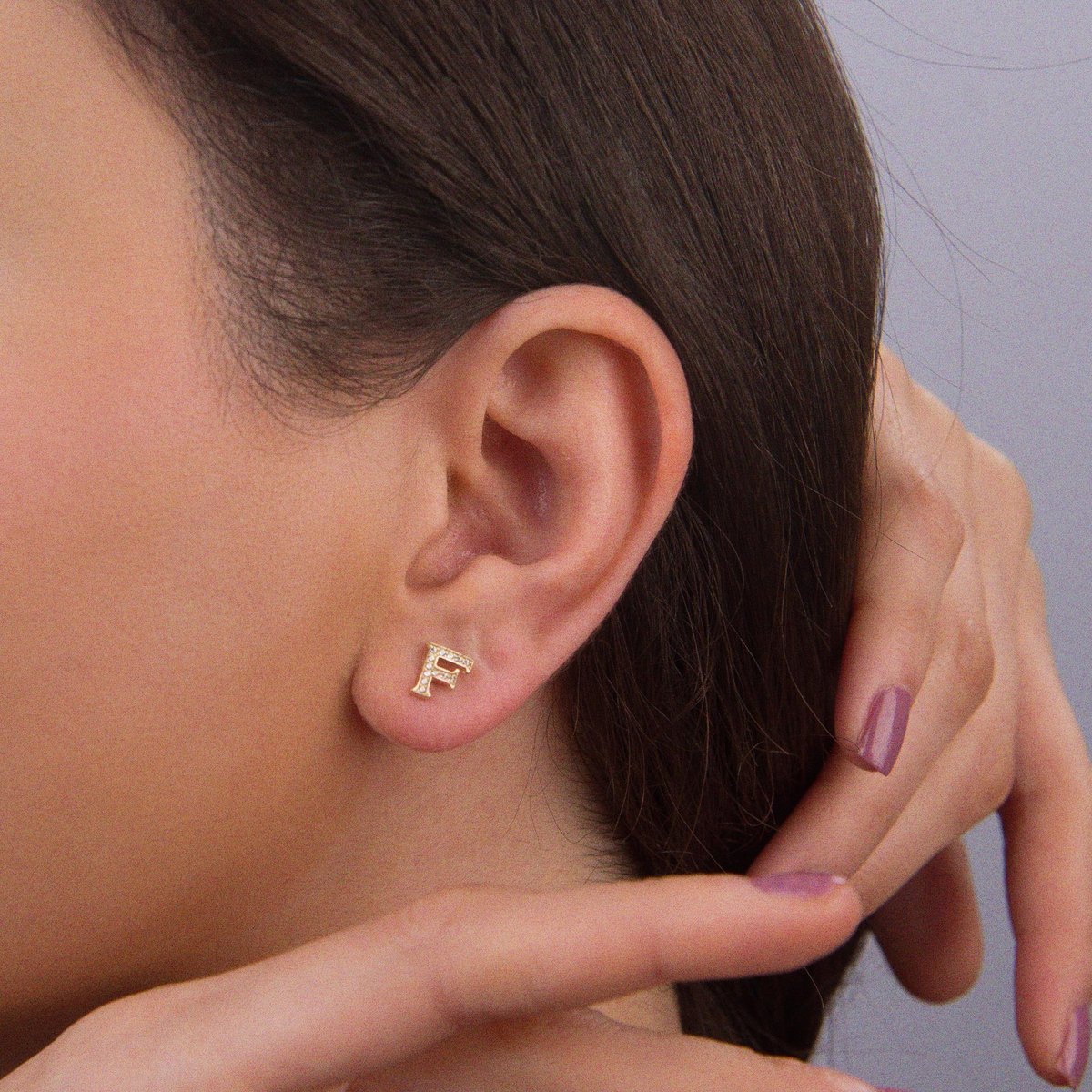 14 Ayar Altın Taşlı F Harf Küpe