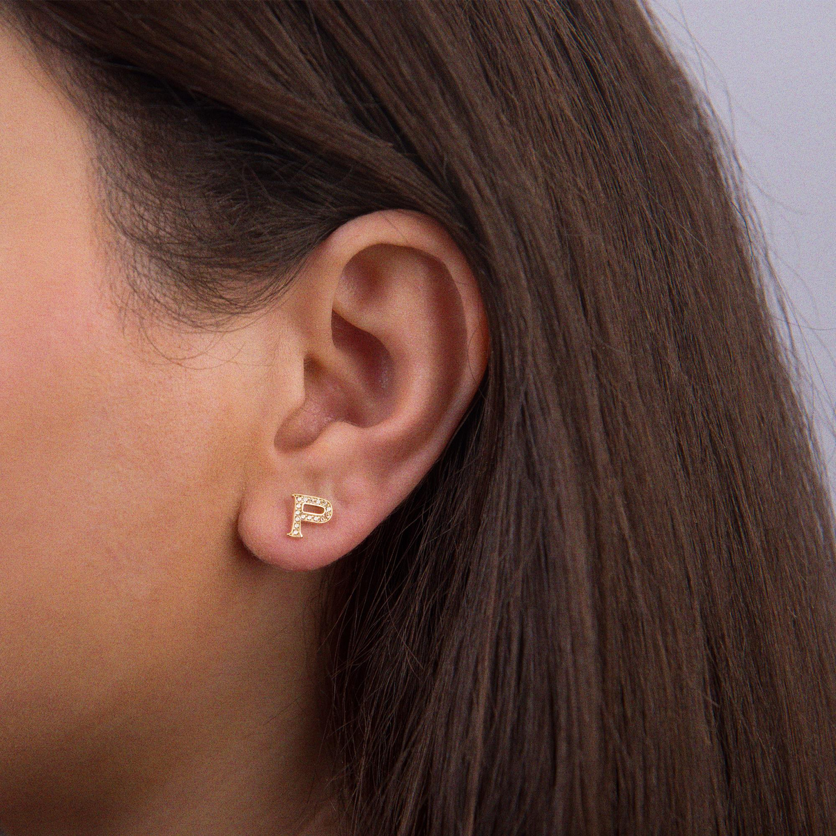 14 Ayar Altın Taşlı P Harf Küpe