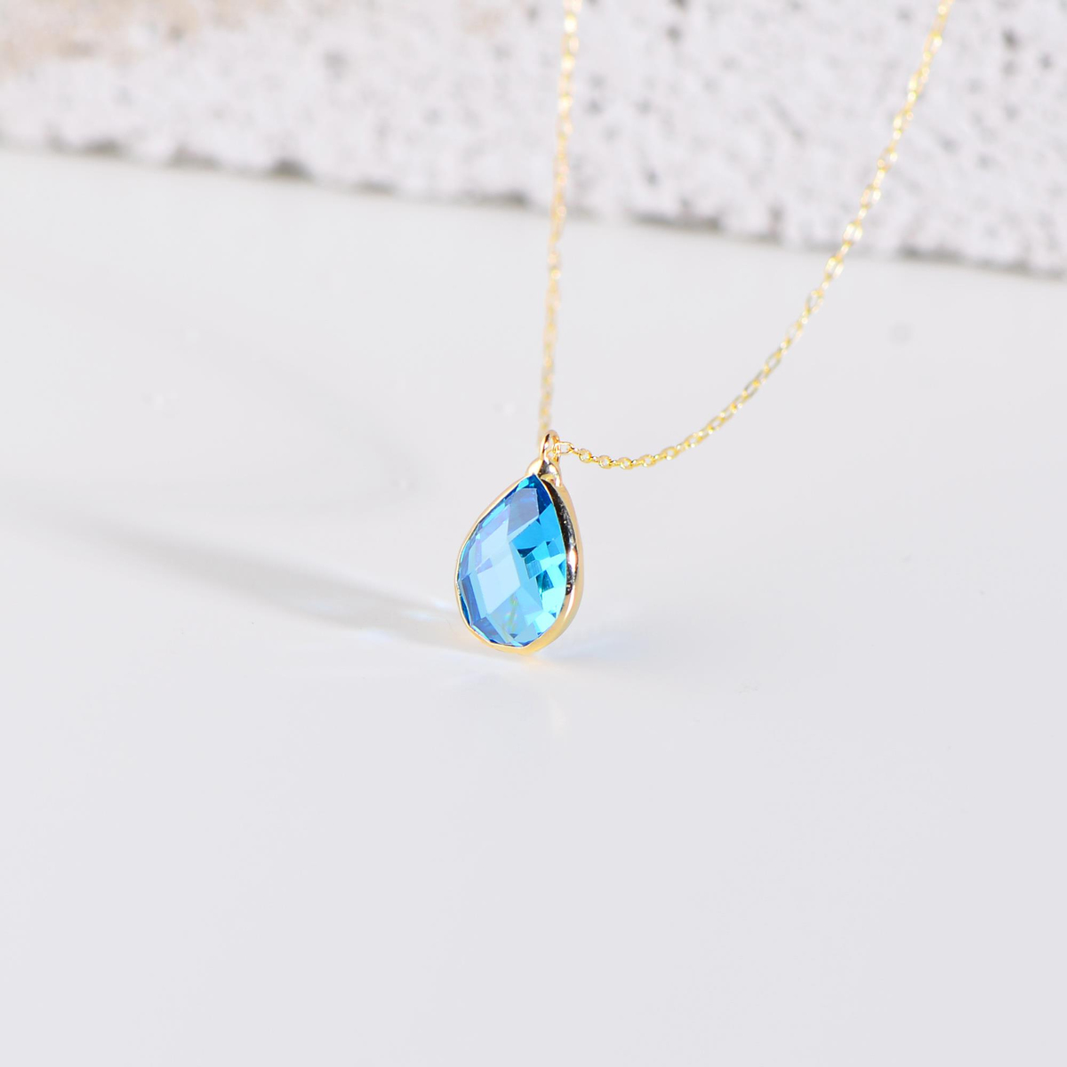 14 Ayar Altın Damla Taşlı Kolye