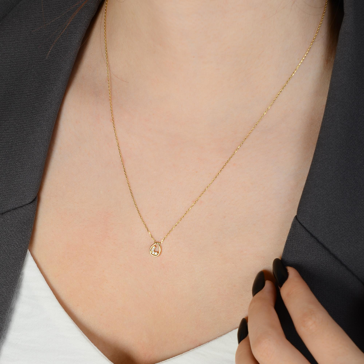 14 Ayar Taşlı Damla Altın Kolye