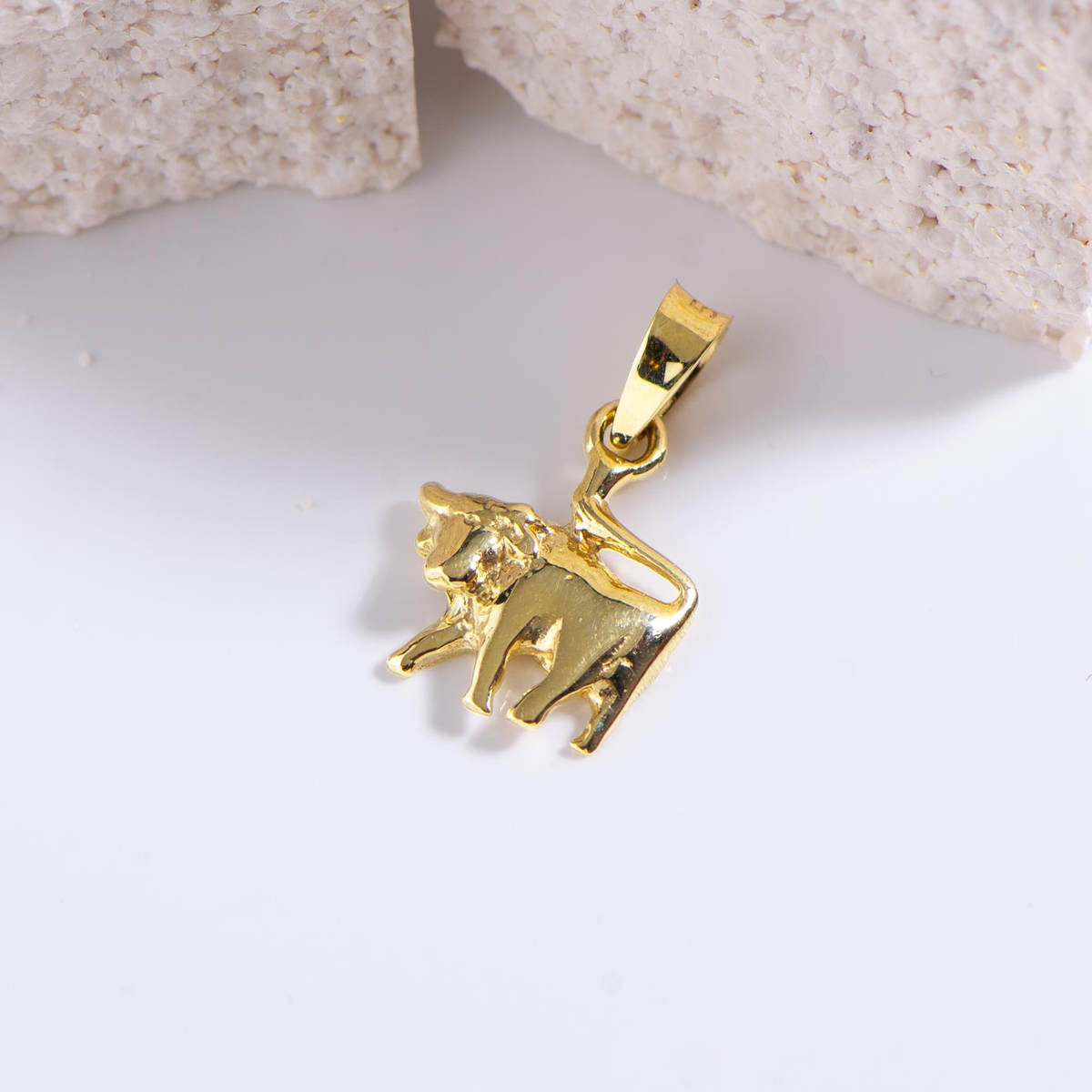 14 Ayar Altın Boğa Burç Kolye Ucu