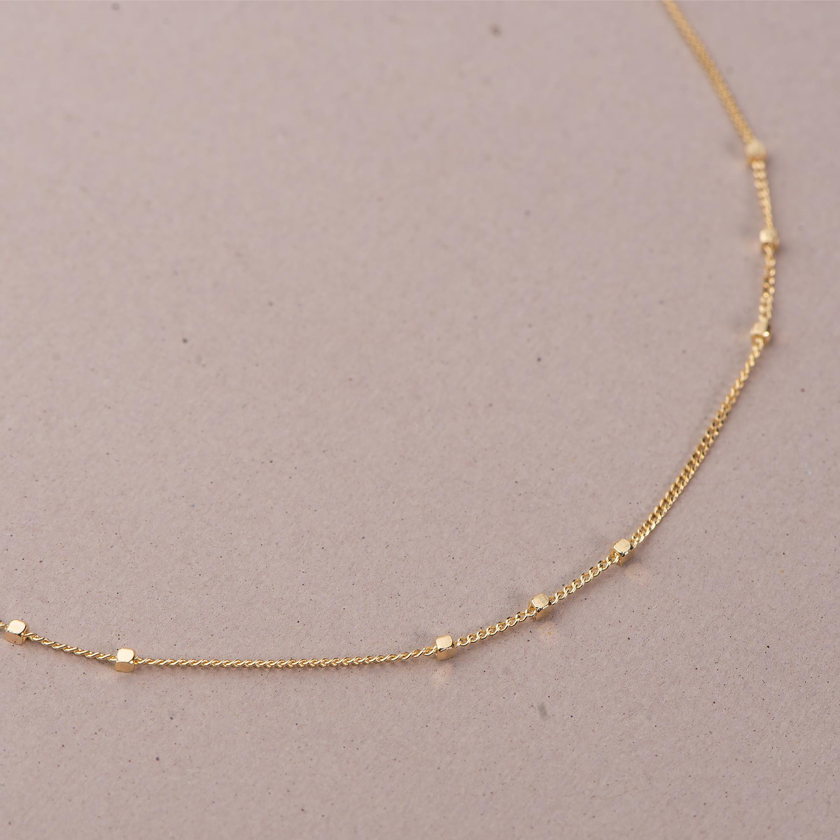 14 Ayar Satürn Altın Zincir Kolye