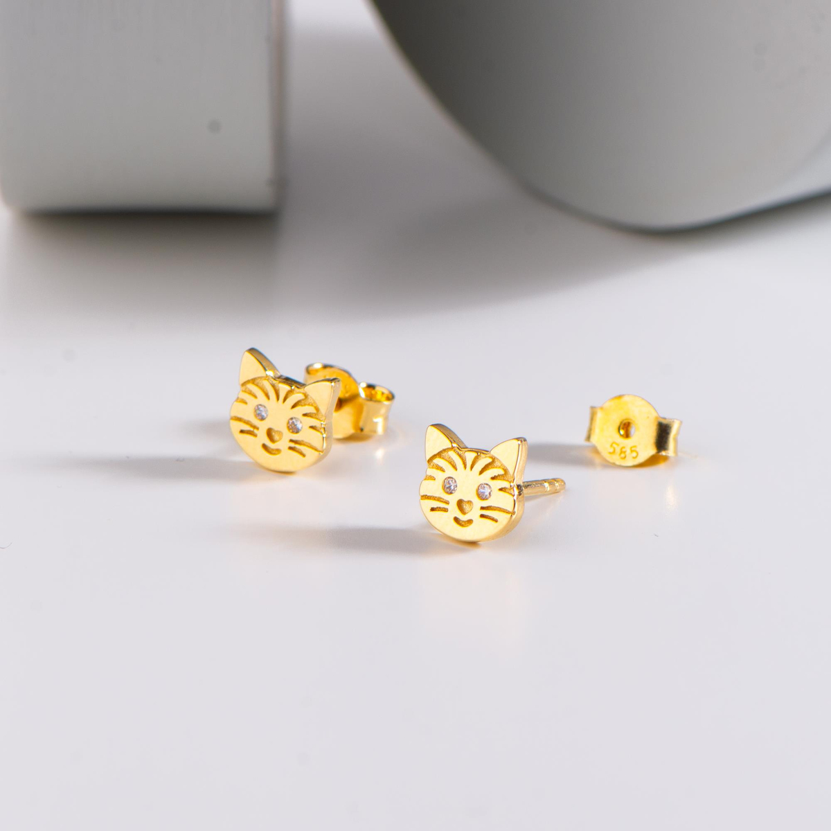 14 Ayar Altın Sade Kedi Küpe