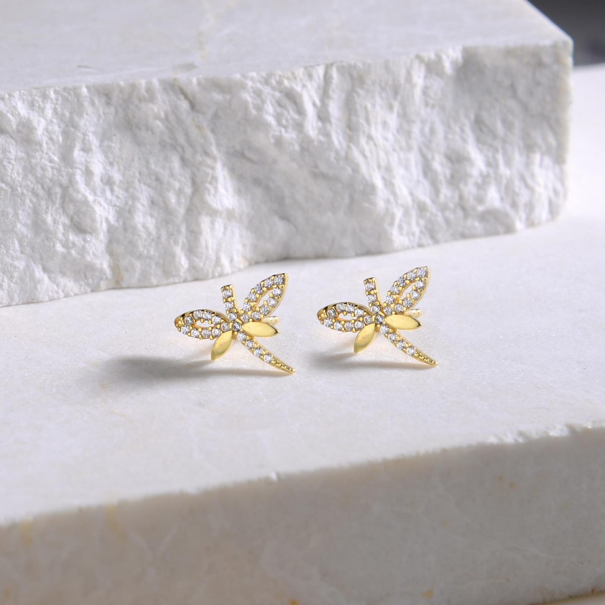 14 Ayar Taşlı Altın Küpe