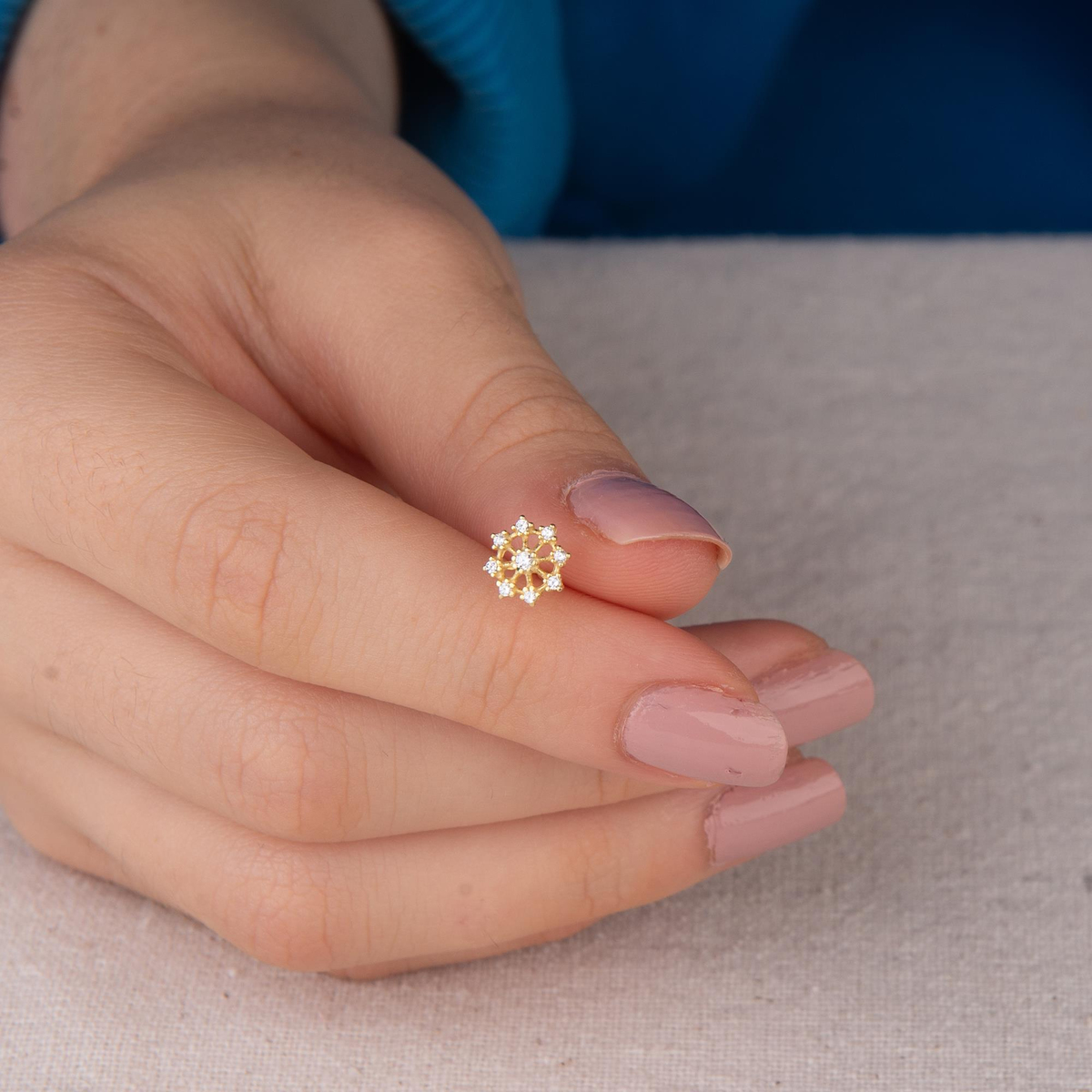 14 Ayar Taşlı Altın Küpe