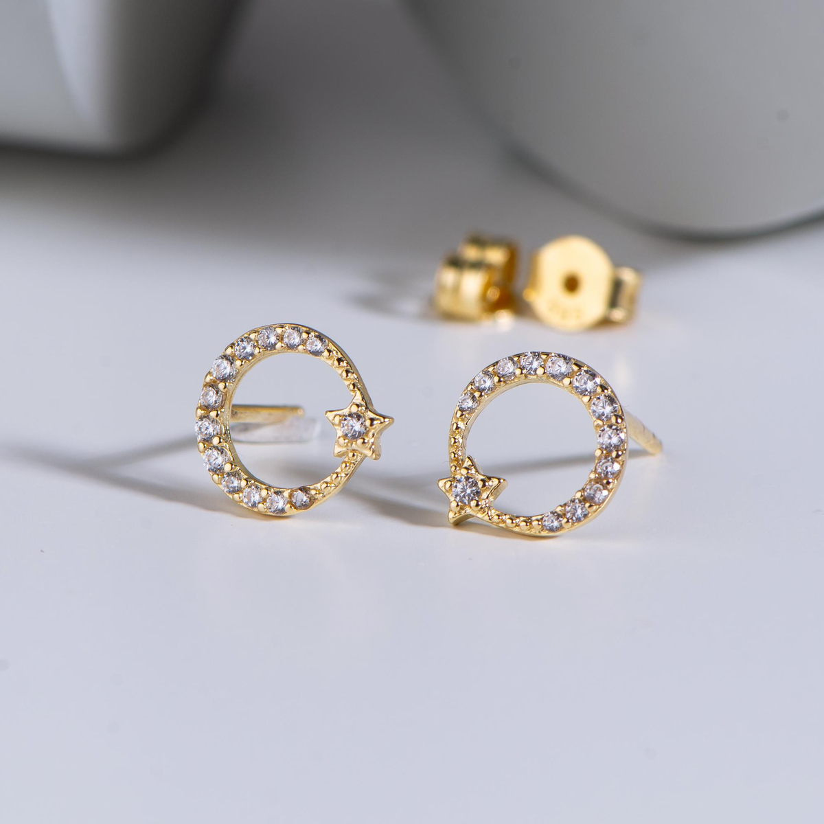 14 Ayar Taşlı Altın Küpe