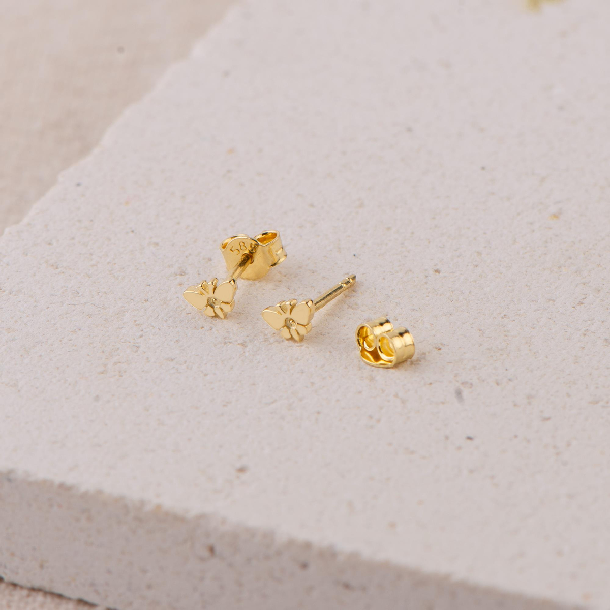 14 Ayar Altın Minik Kelebek Küpe