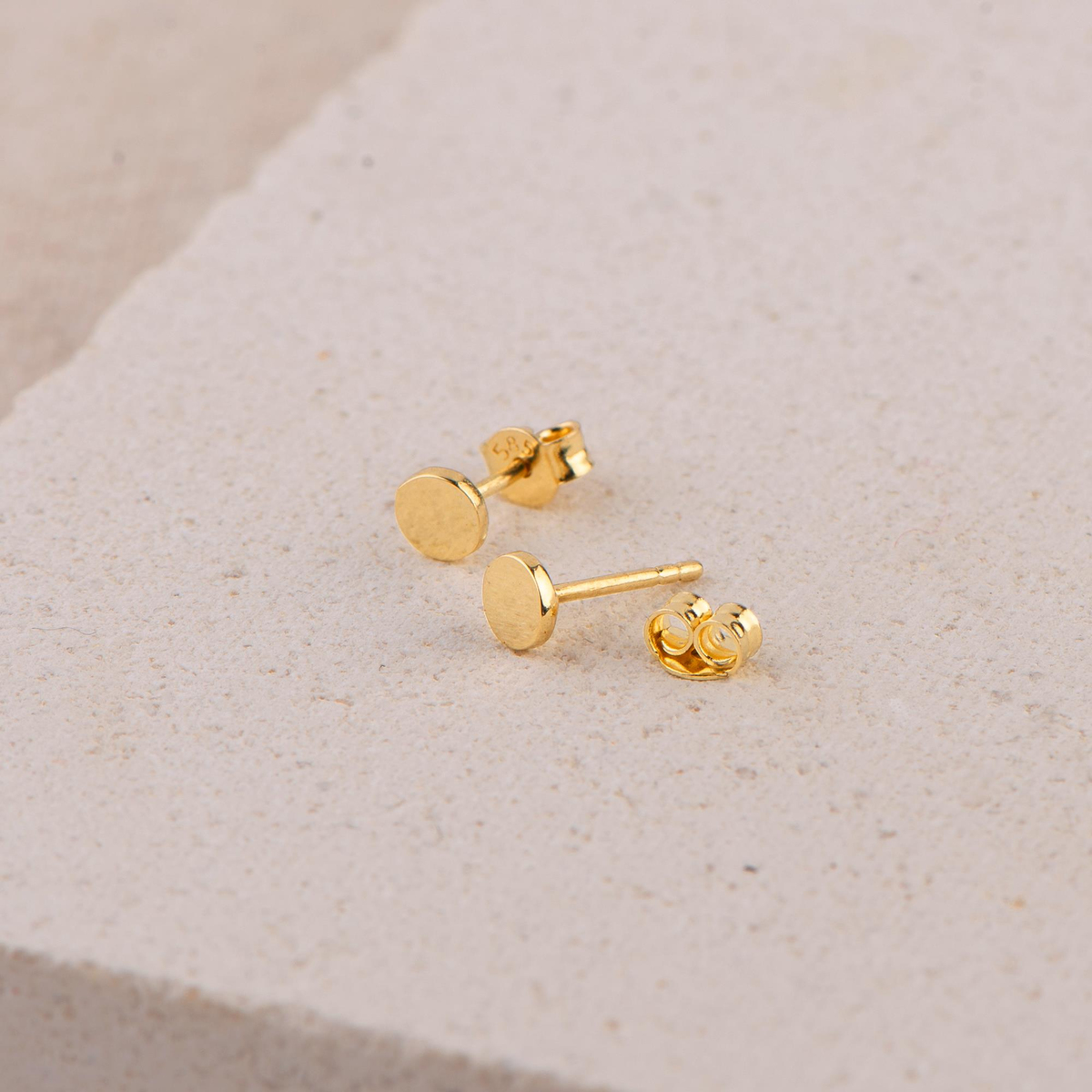 14 Ayar Altın Minik Yuvarlak Küpe