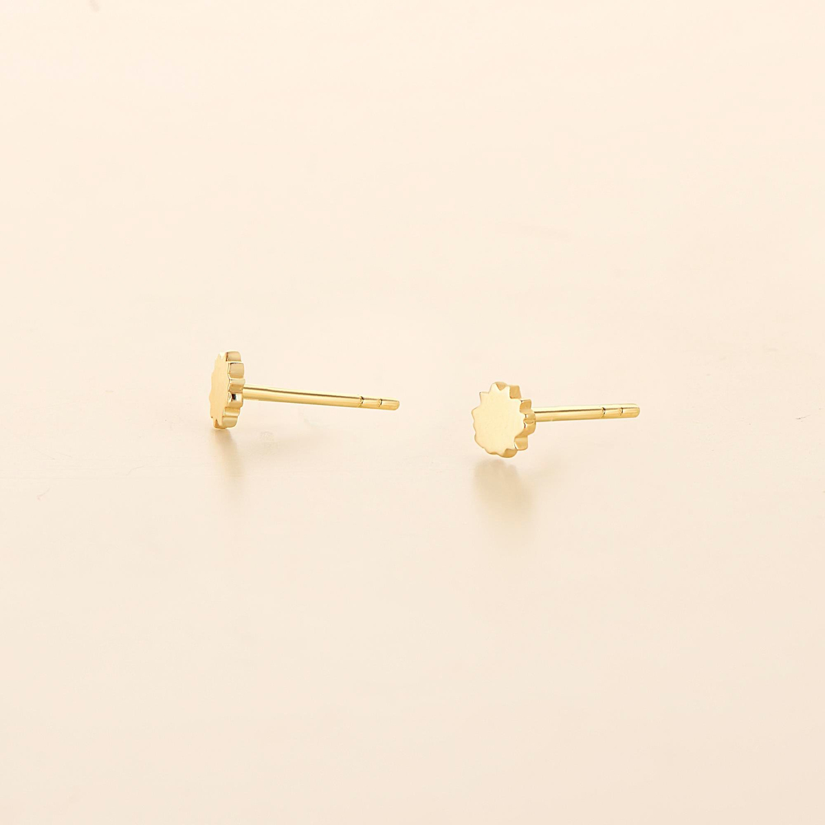 14 Ayar Minik Tırtıklı Altın Küpe