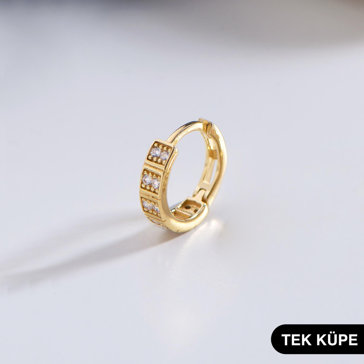 14 Ayar Altın Tek Minik Taşlı Halka Küpe