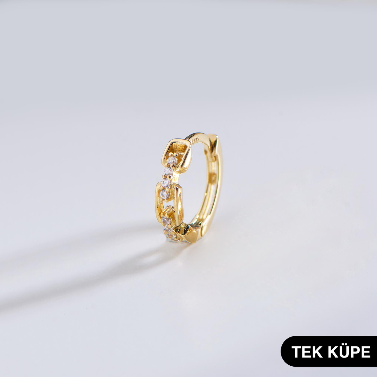 14 Ayar Taşlı Tek Modern Halka Altın Küpe